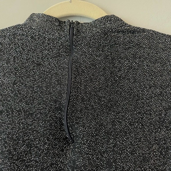 Black w/ Silver Sleeveless Turtleneck Top - Picture 9 of 12